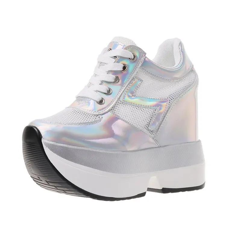 

Модные весенние дышащие сетчатые кроссовки со скрытой платформой, спортивная обувь 2024, женские клиновидные повседневные массивные туфли, обувь на высокой платформе 10,5 см 34 серебряный