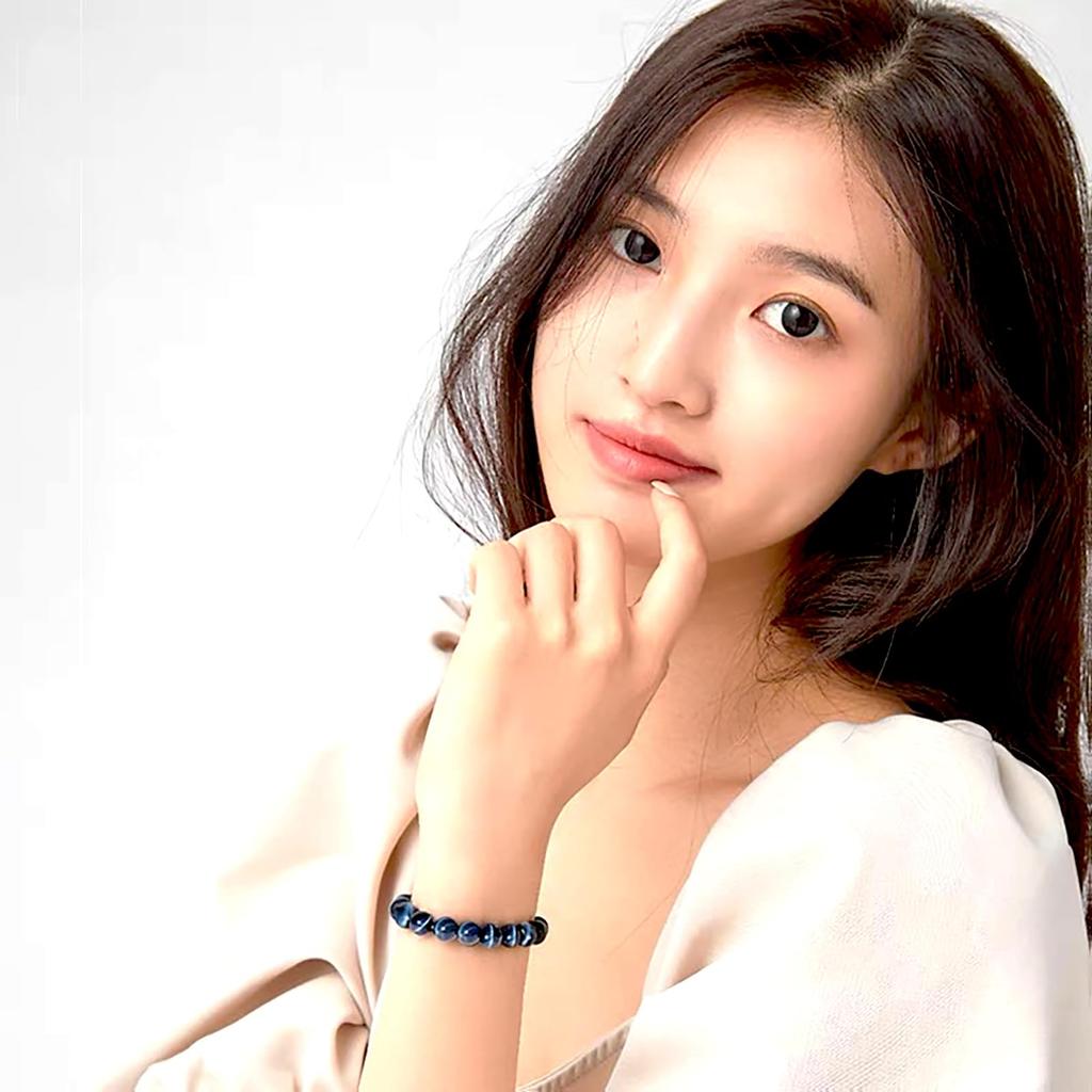 Natural Stone Bracelet Blue Tiger Eye Elegant Carefully Selected Beautiful Strong Shine Mainly a stone for and Good Luck Comes with Bead Threading