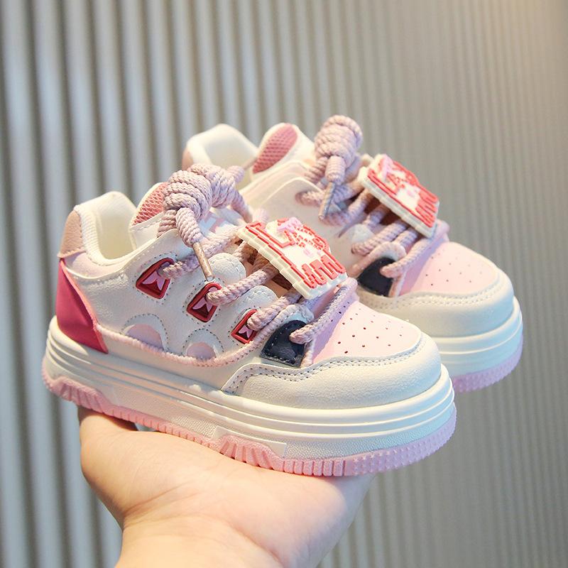 Children's sports shoes 2025 spring and autumn new girls casual shoes cartoon boys board shoes soft sole lightweight baby shoes