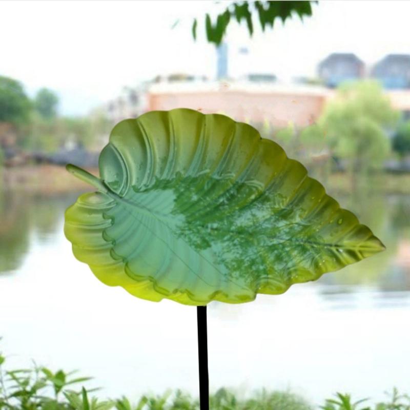 Leaf Shape Outdoor Bird Bath Winterproofed Durability Garden Decoration Feeders for Wild Birds for Nature Lover