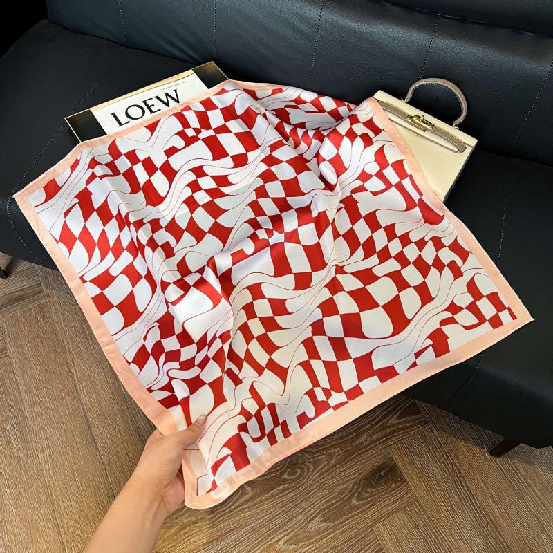 New 71 * 71cm Korean version small square scarf women's silk scarf spring and summer thin sunscreen scarf neck protection tied bag headband scarf