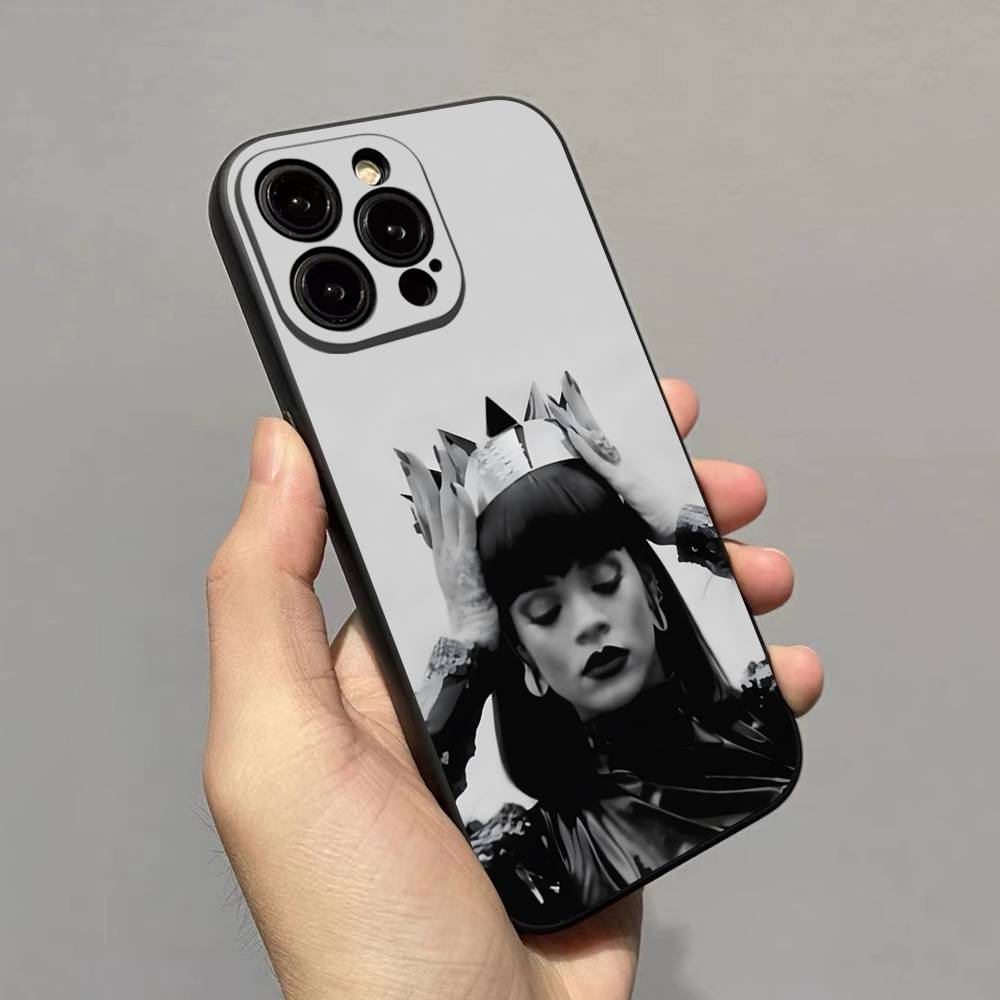Rihanna Phone Case For IPhone 17 16 14 15 13 12 11 Pro Max Plus Silicone Soft Cover