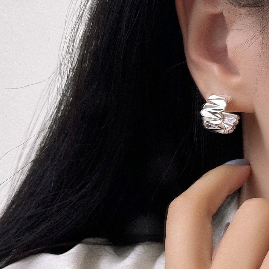 Women s Irregular Cut Shiny Geometric C-Shaped Earrings - Trendy Semi-Circular Studs