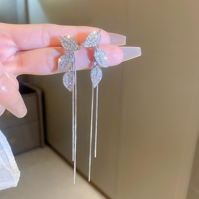 New Fashion Sliver Color Zircon Leaf Tassel Earrings for Women Delicate Elegant Long Personality Earrings Wedding Zircon Gifts