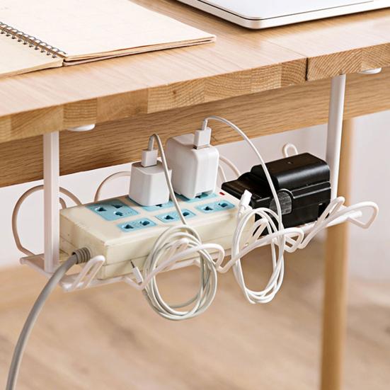Suport pentru priză în partea de jos a mesei de acasă