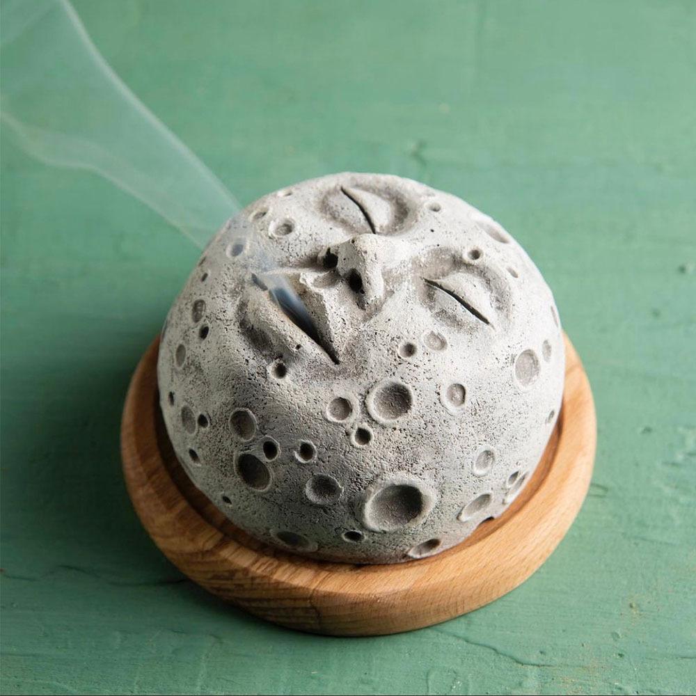 1Pc Moon Incense Burner Aromatherapy Burner Living Room Decoration Ornament, For Outdoor Yard Patio Garden Home Decoration, Halloween Christmas Gift