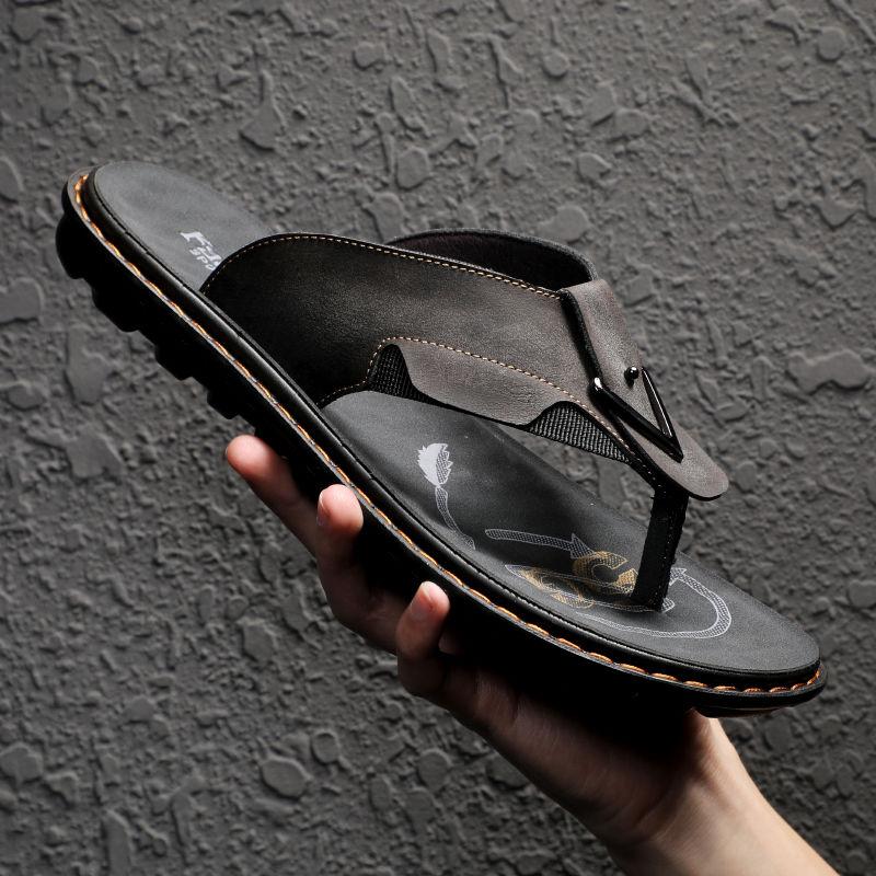Flip Flops Men Leather Summer Casual Sandals Classic Men Outdoor Designer Lightweight Mens Slides Beach Shoes Zapatos Hombre