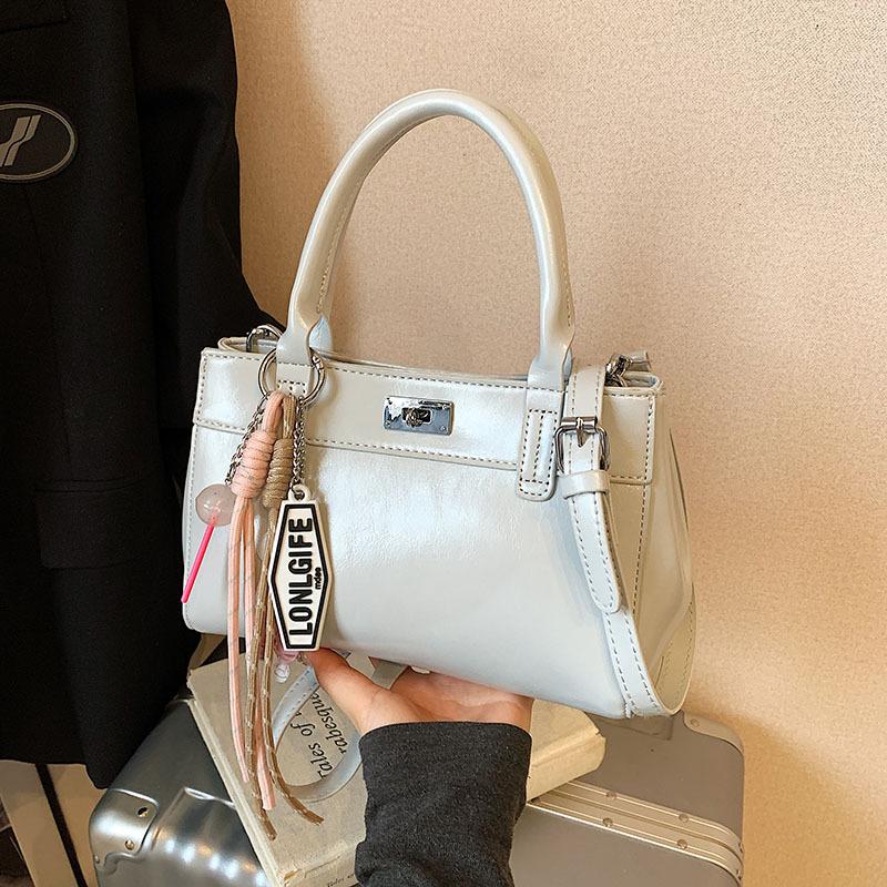 Premium textured bag women's 2025 new fashion versatile messenger spring and summer popular portable casual small square bag