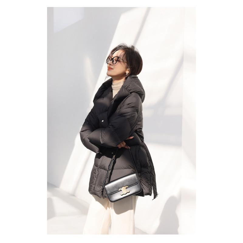 

The new giant canopy is very soft and warm! Simple city! Hooded medium and long down jacket winter S