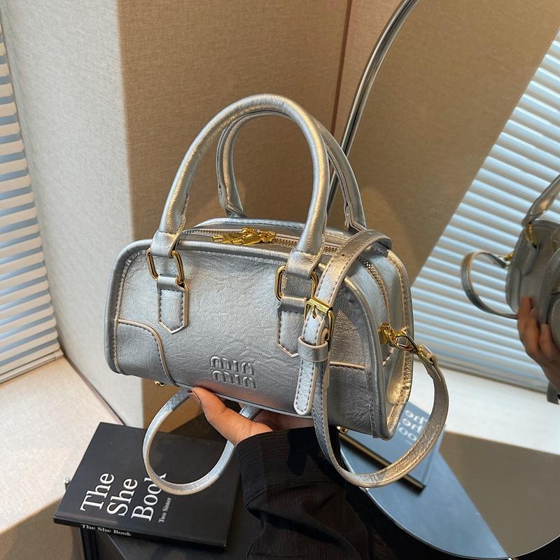 Retro simple small bag women's spring and summer new portable pillow bag premium versatile messenger bag