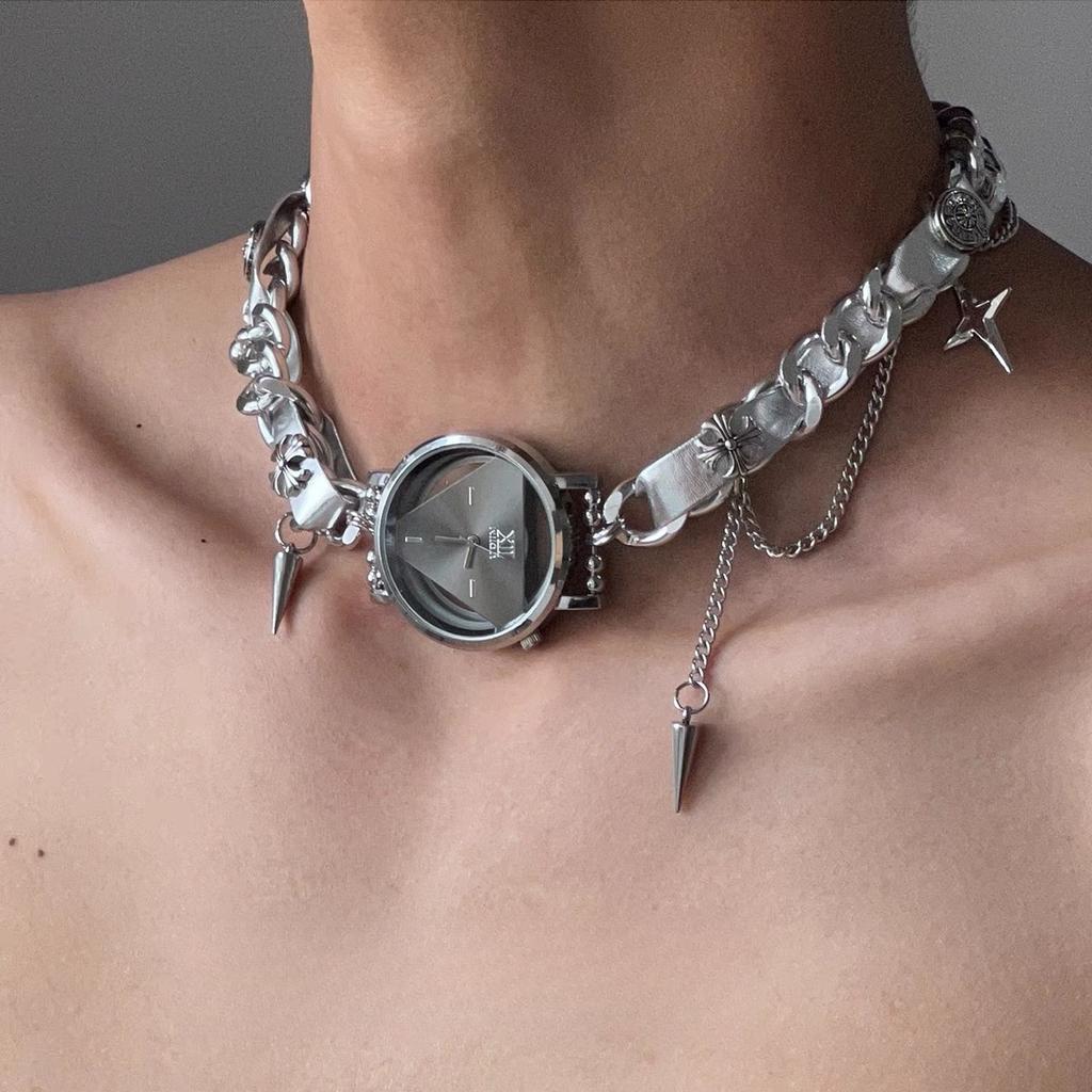 Nischdesign Tidvisare Crowe Metall Läder Halsband Personligt Flickhalsband