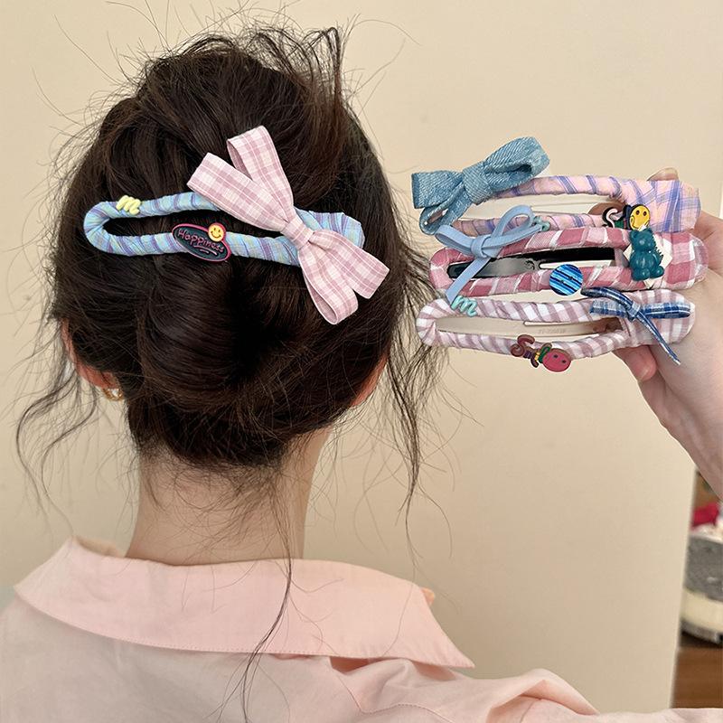 Acrylic Bow Button Bear Hairpin, Cute Duck Bill Clip On the Back of Women's Head, Fashionable and Versatile Hair Accessories, High Sense