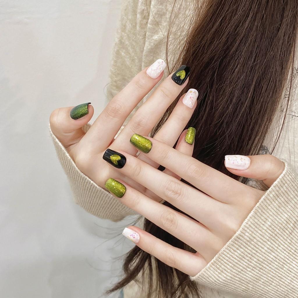 %100 EL YAPIMI Kısa Tabut Şeklinde Yapay Tırnak Koyu Yeşil Kedi Gözü Beyaz Smudge Süslemeli Takma Tırnak Seti Yapıştırıcı İle Yeniden Kullanılabilir Tak Çıkar Tırnaklar