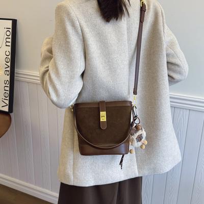 Beliebte Nischen-Taschen Damen neue Herbst- und Winter vielseitige Umhängetaschen modische Bucket Bags