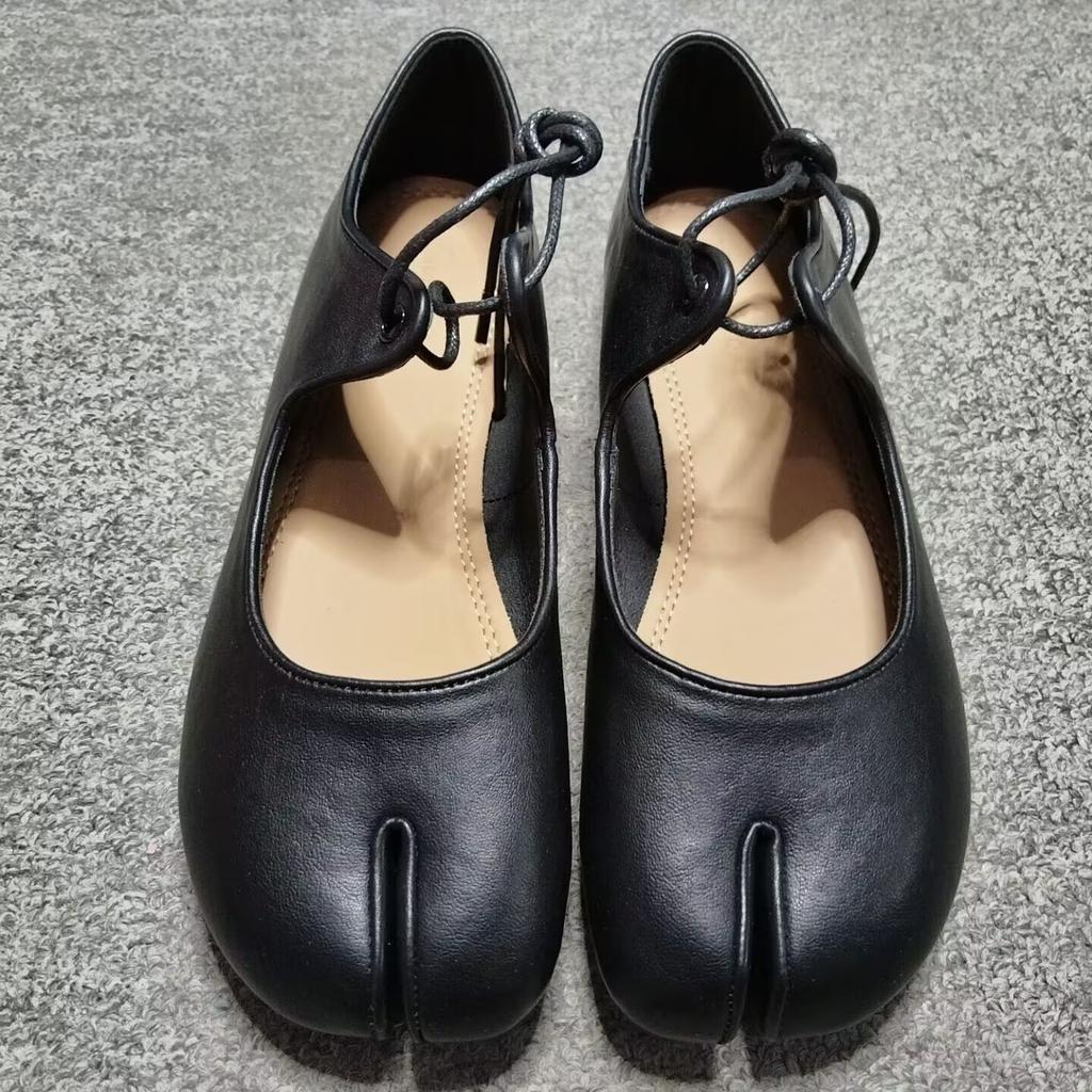 Split-toed shoes women's simple fashion Dieao shoes straps soft-soled pig's trotters ballet shoes shallow mouth flat Mary Jane single shoes