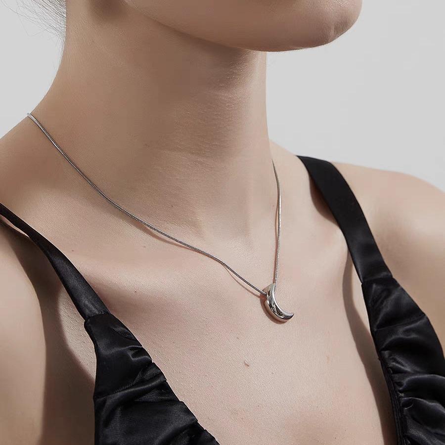 Crescent Moon Titanium Steel Necklace - Women's Luxury Clavicle Chain, Cool Style, High-End Niche Design