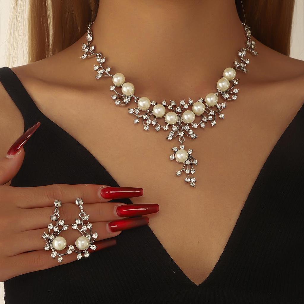 Luxury Imitation Pearl & Rhinestone Bridal Necklace and Earring Set