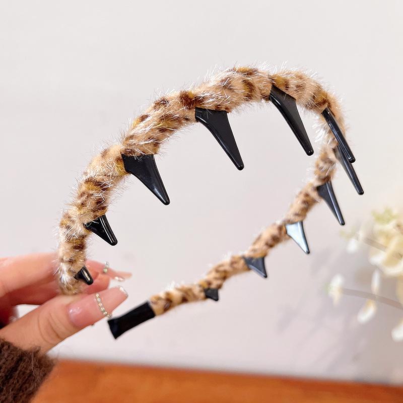 

Корейська високоякісна плюшева пов язка на голову з леопардовим принтом для жінок – Пухнастий осінньо-зимовий стиль з високим верхом для миття обличчя