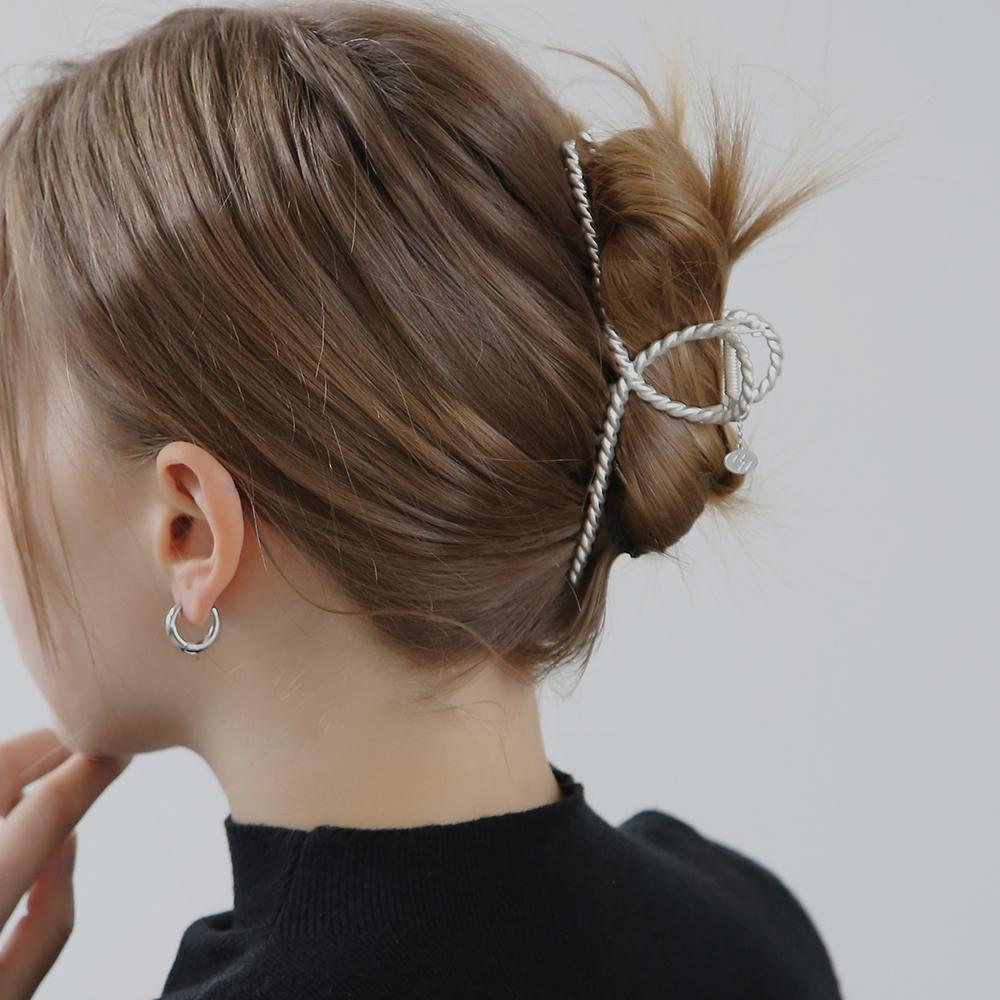 Dieuamour Crossmood Twist Hair Clip
