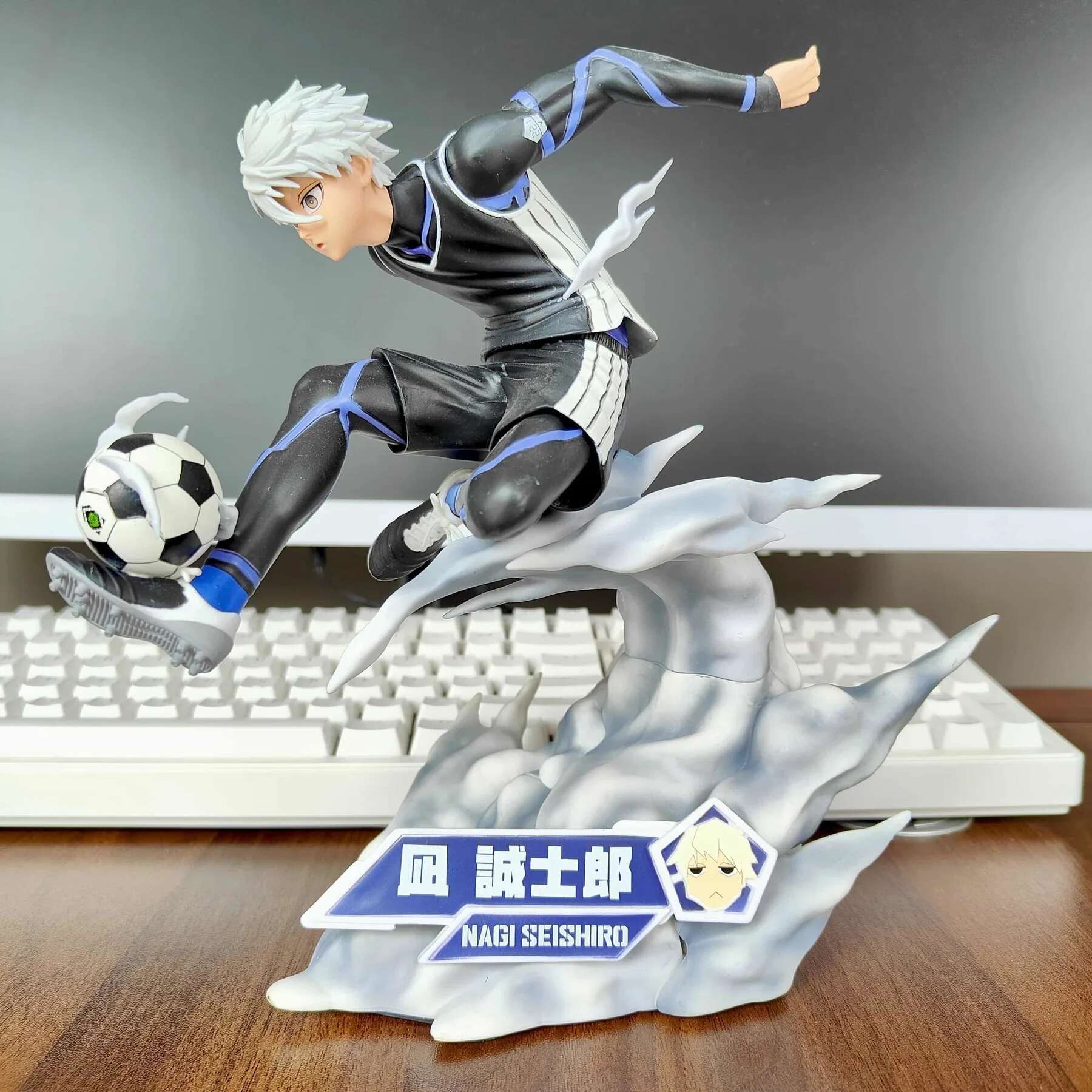 

21CM Football Action Blue Lock Figures Nagi Seishiro Anime Figure Figurine Pvc Model Collection Room Statue Doll