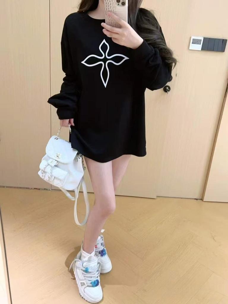 SMFK Black Magnolia Oversized Long-Sleeve Cotton Sweatshirt – Autumn/Winter Edition