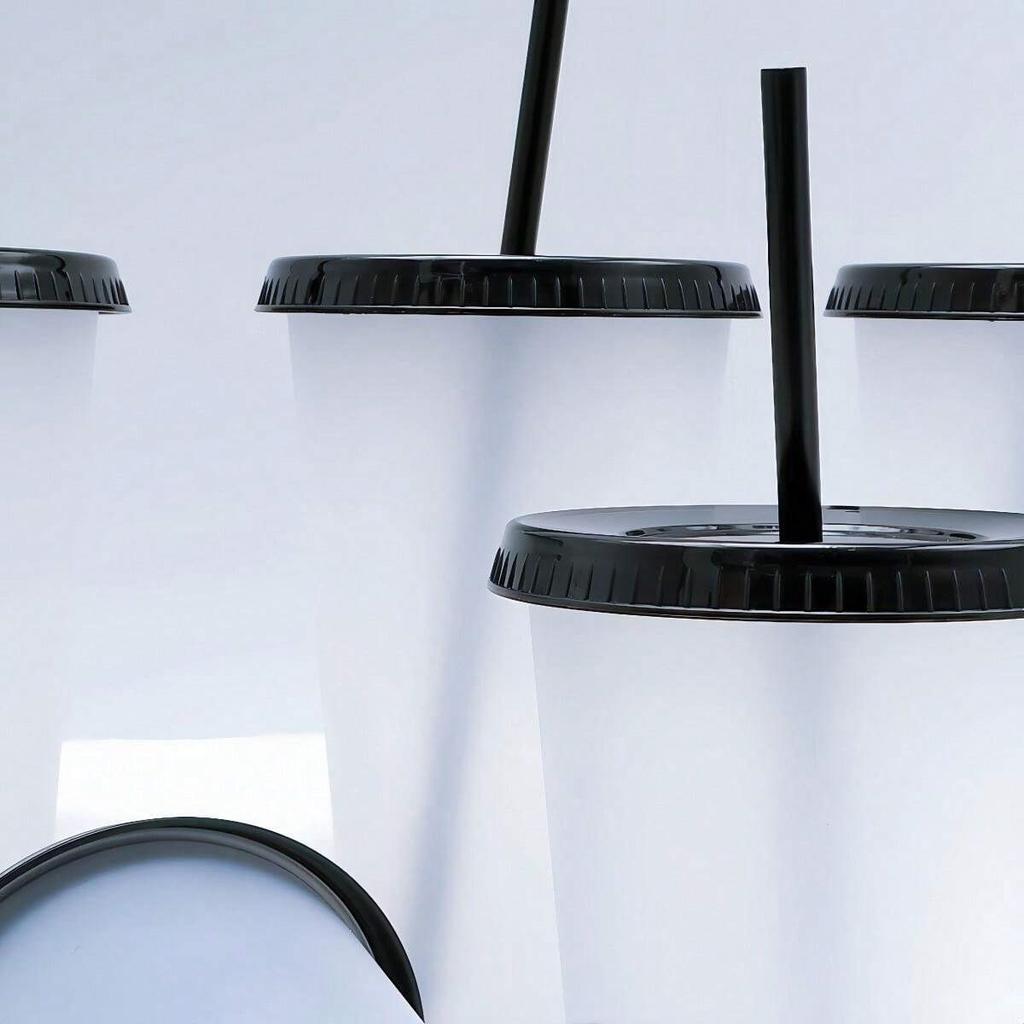 5 Stück 24oz Transparente Wiederverwendbare Becher mit Schwarzen Deckeln und Strohhalmen Eiskaffee Wasserflasche Kalte Smoothie-Becher Für Partys Getränk