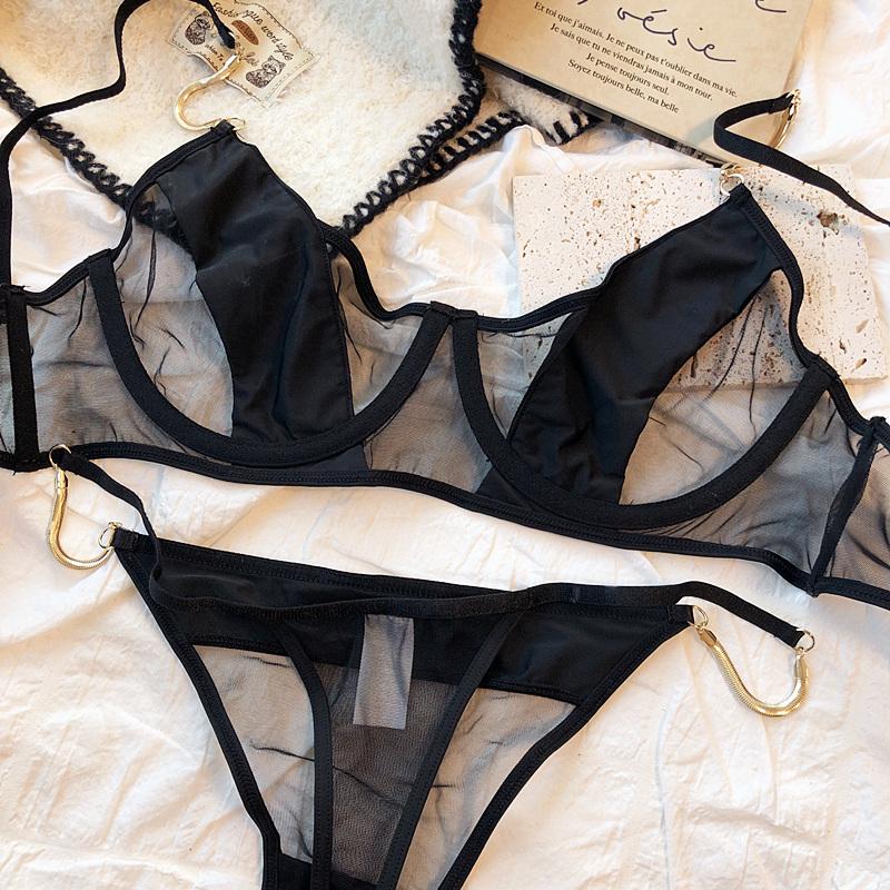 Europe Women Sexy Lace Underwear Set Ultra Thin Mesh Bras and Thong Sets Match Fashion Shiny Metal Chain Lingerie Push Up Bra