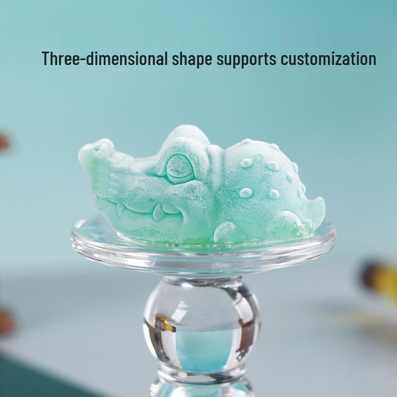 Large Silicone Crocodile Ice Cube Tray for Commercial Use - Cartoon Design for Whiskey and Beverages