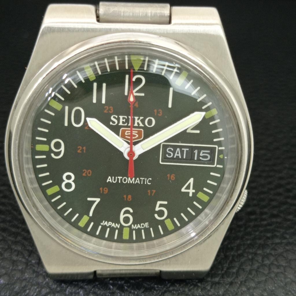 GENUINE VINTAGE SEIKO 5 AUTOMATIC JAPAN MENS GREEN COLOR DIAL WATCH a708595-1