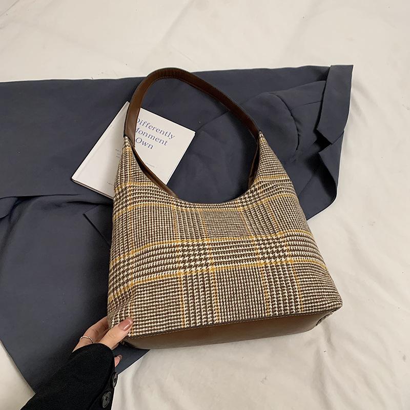 

Модная клетчатая сумка женская большой вместимости 2025 осень и зима новая контрастных цветов универсальная сумка через плечо женская сумка