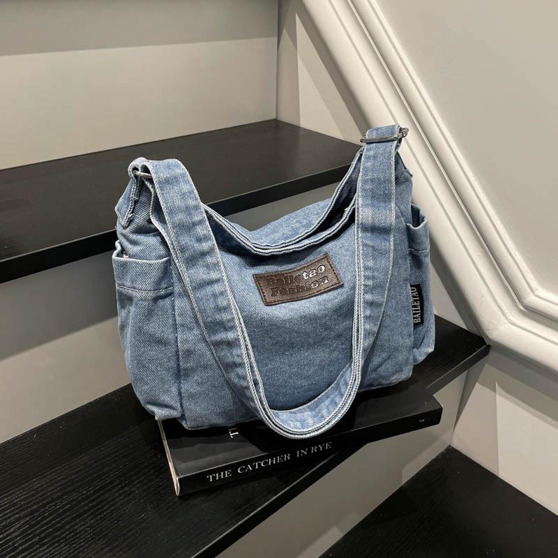 

Lazy wind denim bag commuter versatile messenger bag casual shoulder bag women s solid color simple messenger bag men s tide светло-синий