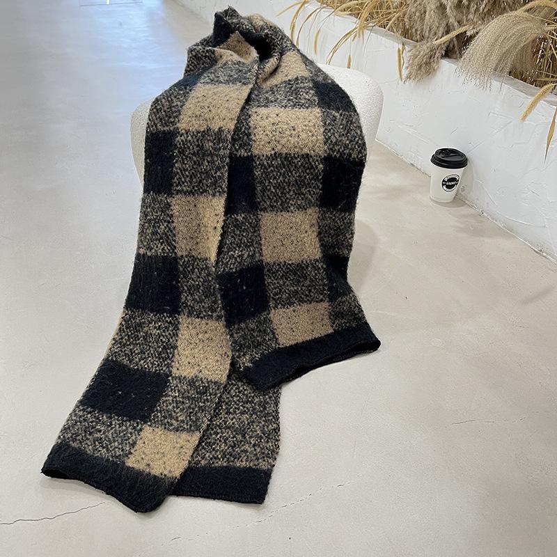 Plaid scarf women's autumn and winter new soft and versatile knitted shawl contrasting color high-end scarf
