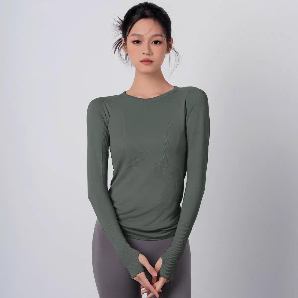 Women s Slim Fit Long Sleeve Seamless Yoga Suit Medium