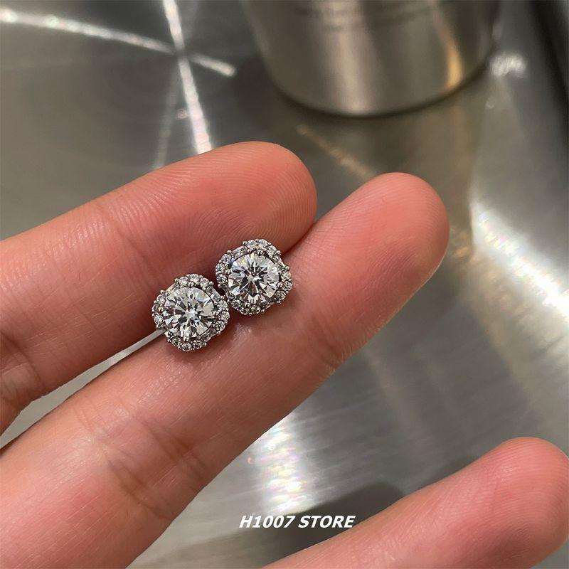 

Super Shiny American Hip Hop Style Full Diamond Men s Ear Studs Niche Design Ear-Caring Girls Earrings Fancy Earrings A Pair of Full Drill Earrings