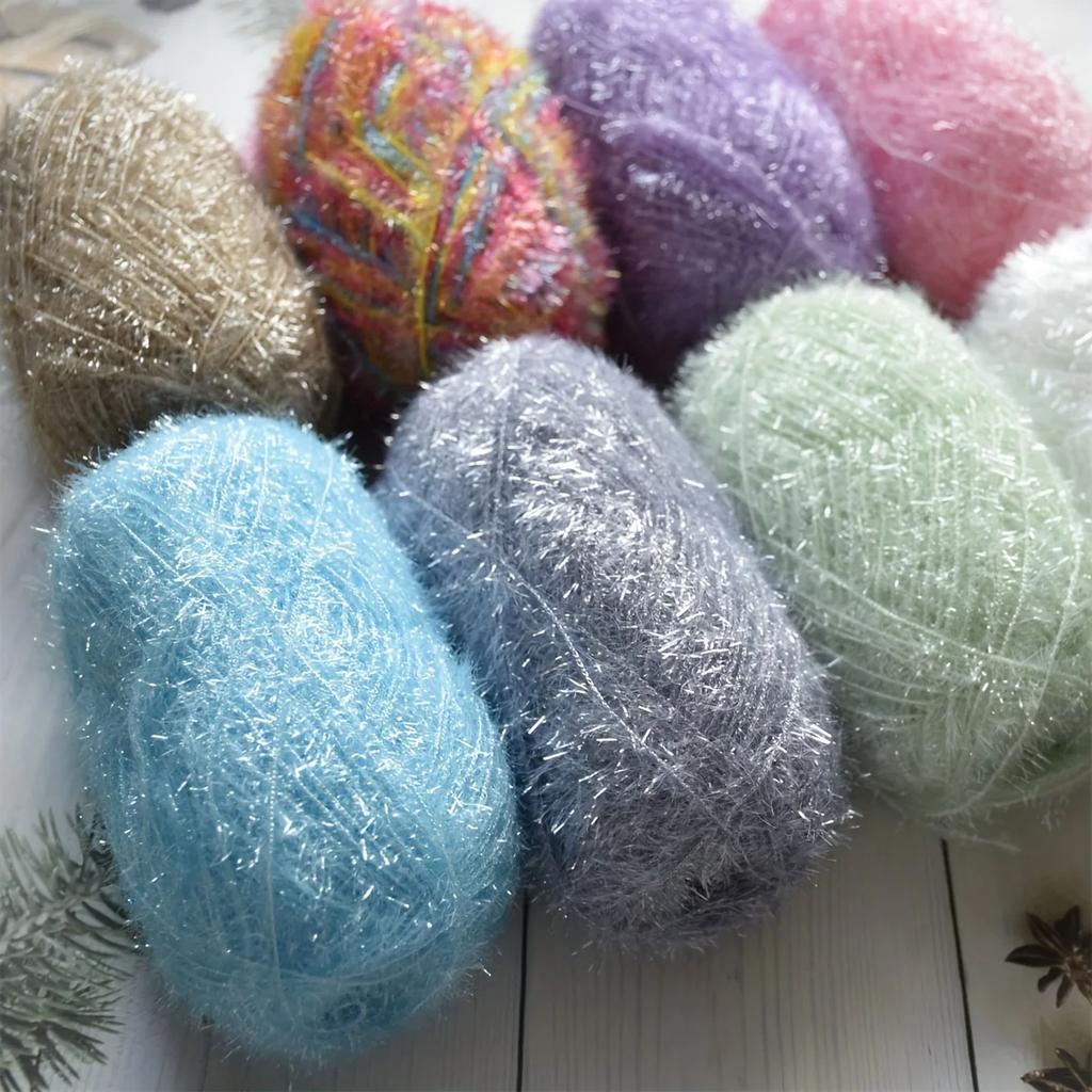 4 Stück buntes Polyester-Wimperngarn-Set - Flauschiges Bastelgarn zum Häkeln, DIY-Handstrickzubehör, Großpackung 400g