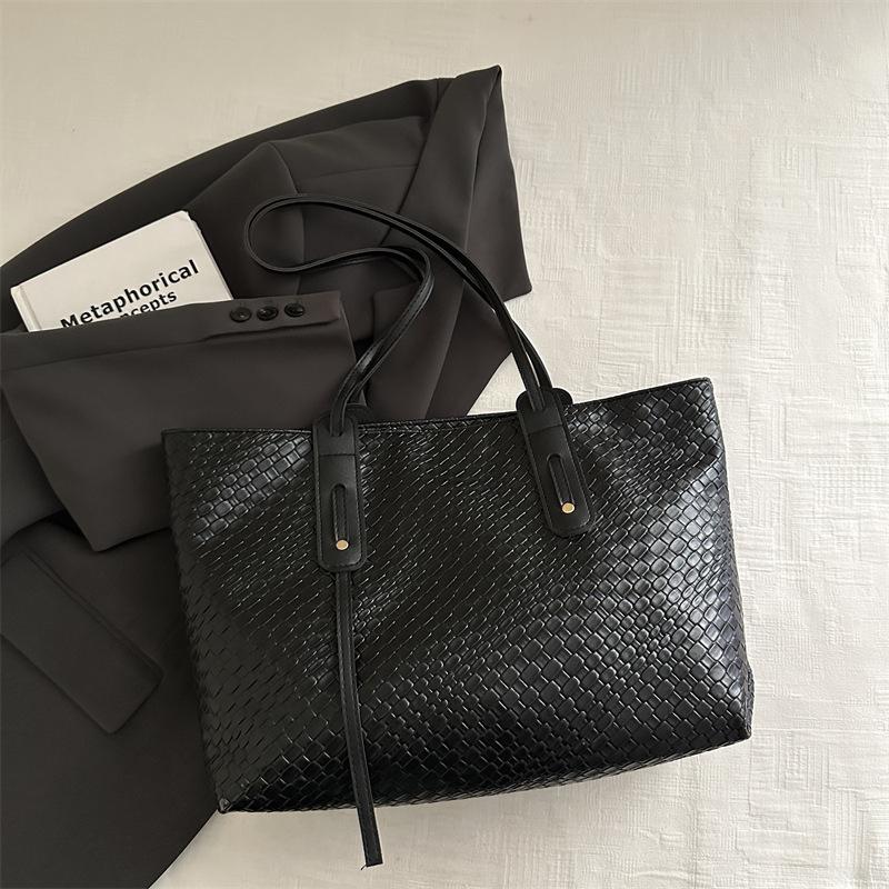 Retro woven large-capacity bag women's autumn new fashion tote bag versatile underarm bag shoulder bag