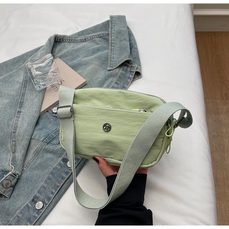 

Повседневная новая легкая маленькая квадратная сумка женская корейская версия нишевая универсальная однотонная простая студенческая сумка-мессенджер для покупок зелёный