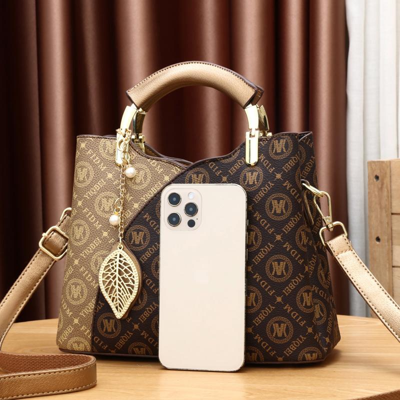 Retro letter crossbody shoulder bag for women  elegant crossbody bag  all match  temperament  single shoulder  letter