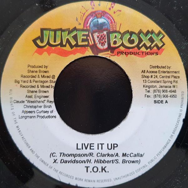 

7-дюймовая пластинка T.O.K. - Живи на полную катушку NONE Juke Boxx Produ 2006 Ямайка Регги, Ска и Даб Б/У