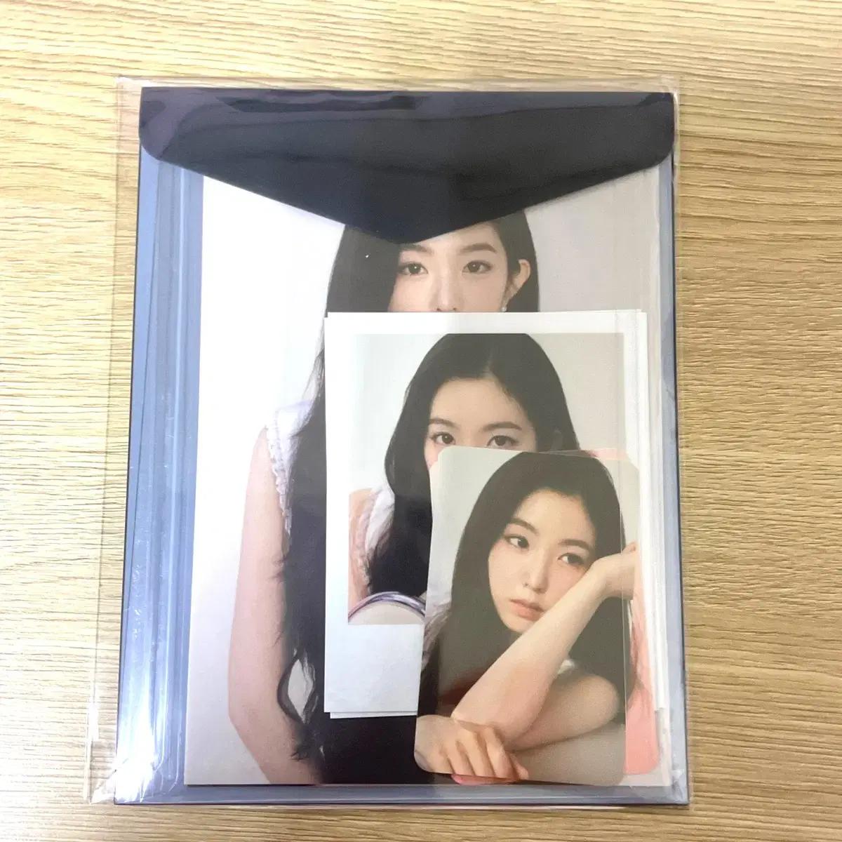 

Redvelvet Irene 2024 Сезонные поздравления Фотопак Фотокарточка Запечатанный Совершенно новый