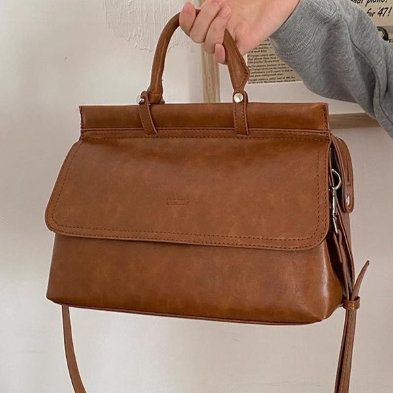 Summer Women's Messenger Bag  Large Capacity Shoulder Bag Fashiable Design Handbag Vintage Postman Bag Commuting Bag