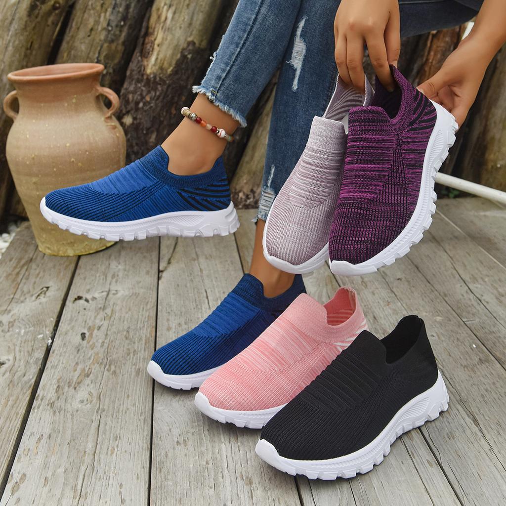 Foreign trade summer fly-woven mesh breathable low-top single shoes women's lightweight soft-soled middle-aged and elderly knitted lazy loafers