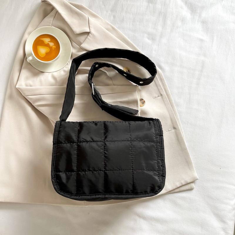 

Fashionable Large Capacity Tote Bag For Women 2023 Fall New Simple Casual Shoulder Bag чёрный