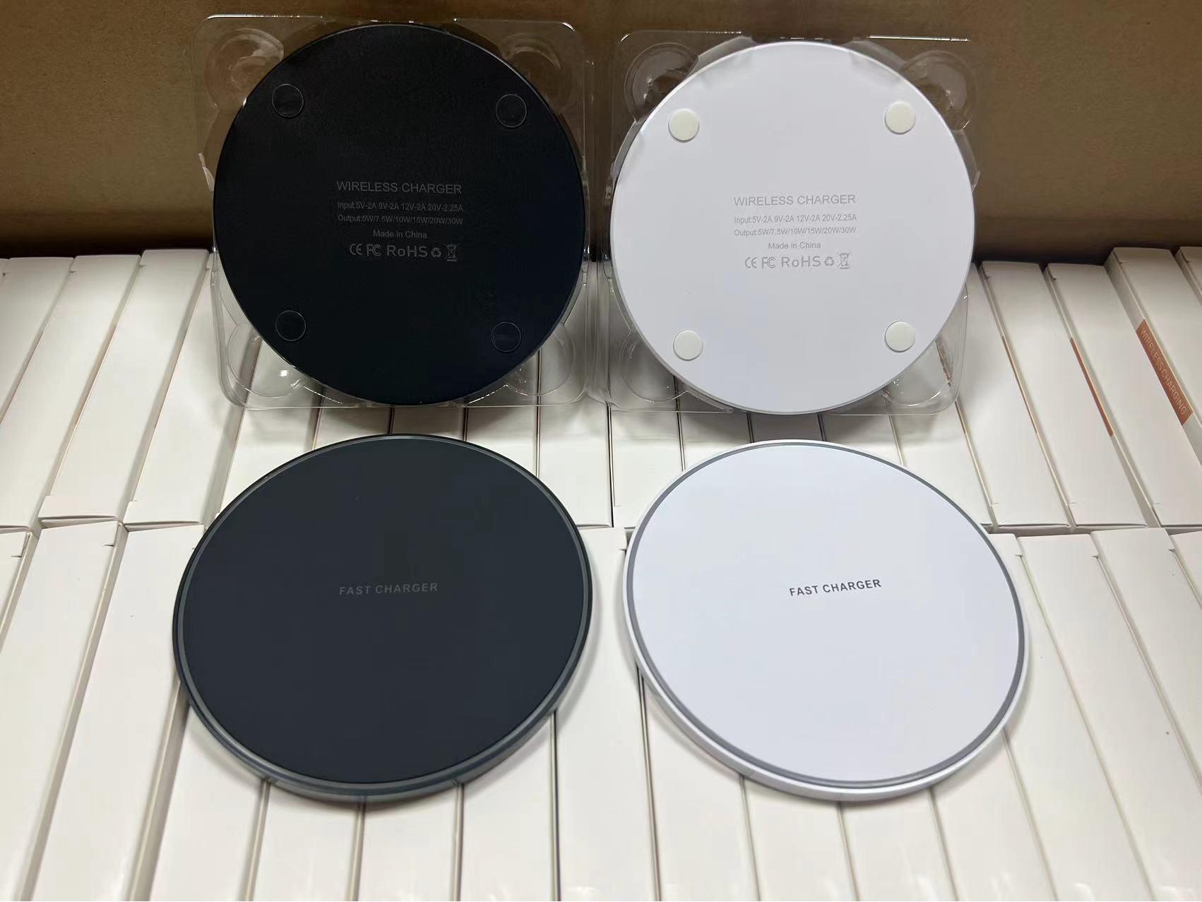 

Ультратонкая беспроводная зарядка 50 Вт для устройств Apple и Huawei - 15 Вт круглая настольная зарядка Matte Black 50W (Plastic Base)