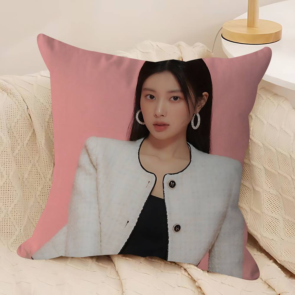 Singer C-Cho-Hyewon Pillowcase Toon Gift Cushion Cover Bedroom Home Sofa Chair Seat Decor Pillow Case