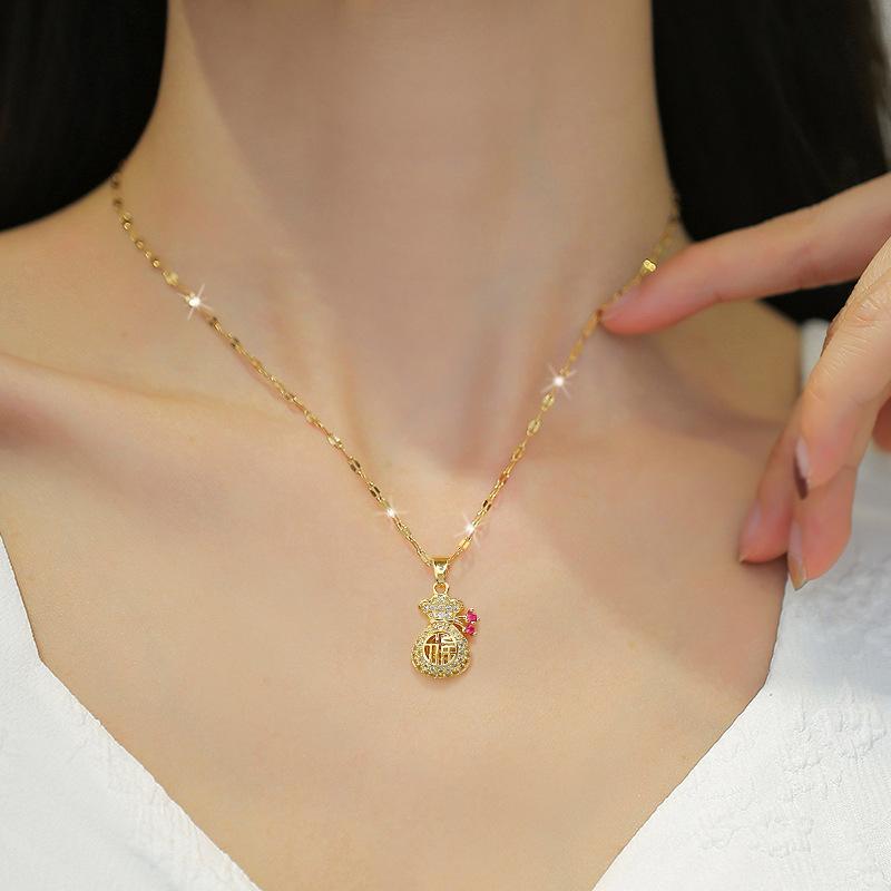 Lucky Character Auspicious Natural Wind Slightly Inlaid With Diamonds Hollowed Out Lucky Small Money Bag Pendant Collarbone Chain Jewelry