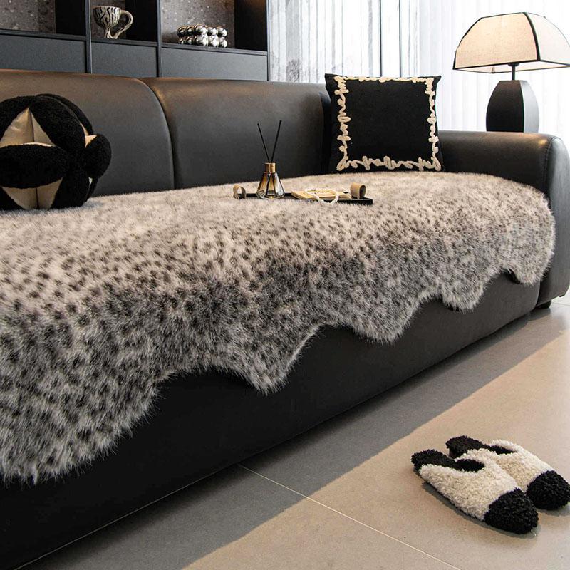 Americký Sametový Polštář na Pohovku s Leopardím Vzorem Vysoce Kvalitní Nepravidelný Potah na Pohovku z Umělé Králičí Srsti Pohodlný Plyšový Ručník na Područky