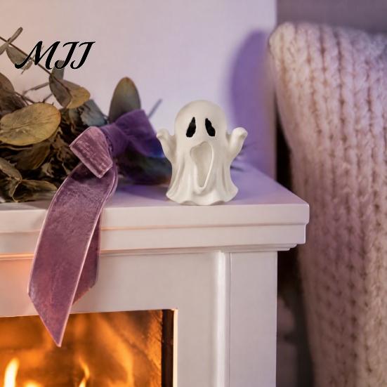 Halloween Ghost Decor 3D Printed Figurine, Spooky Small Statue, Personalized Gift Cute Desktop Decoration for Party Tabletop Mantel Fireplace