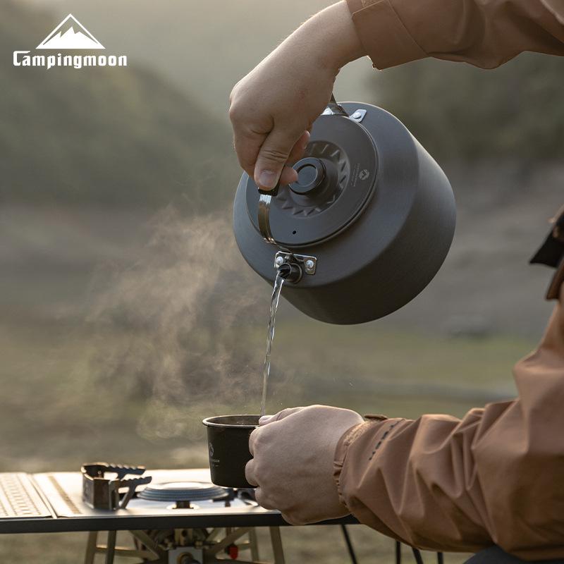 Portable Aluminum Camping Kettle: Boil Water, Make Tea & Coffee with the S2000 Outdoor Picnic Gear