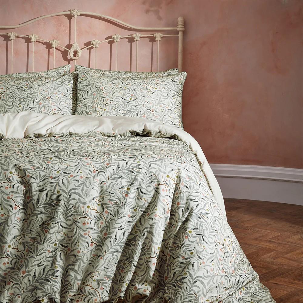 EW By Edinburgh Weavers Malory Traditional Contrast Piping Blommigt påslakanset